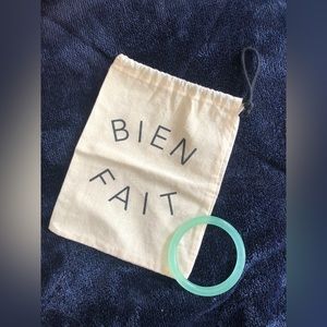 Madewell/Seree Pond Skinny Round Jade Bangle Bracelet in Cyan